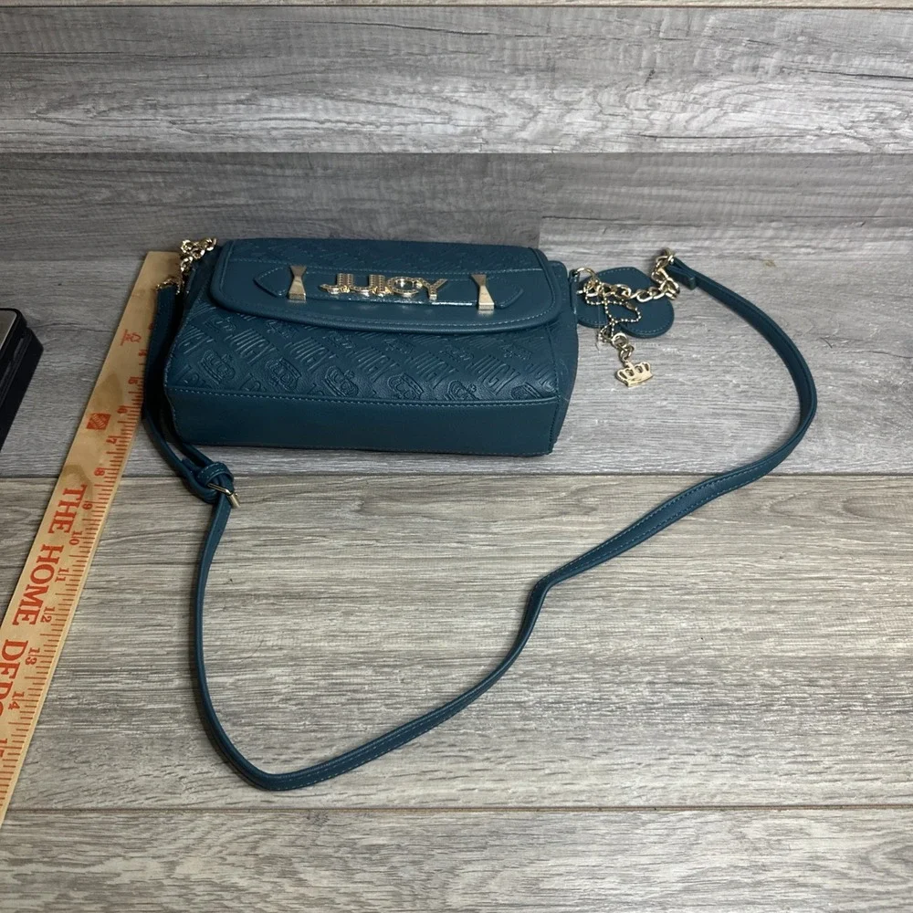 Juicy‎ Couture Women's Teal Green Crossbody Zip Around Wallet Logo